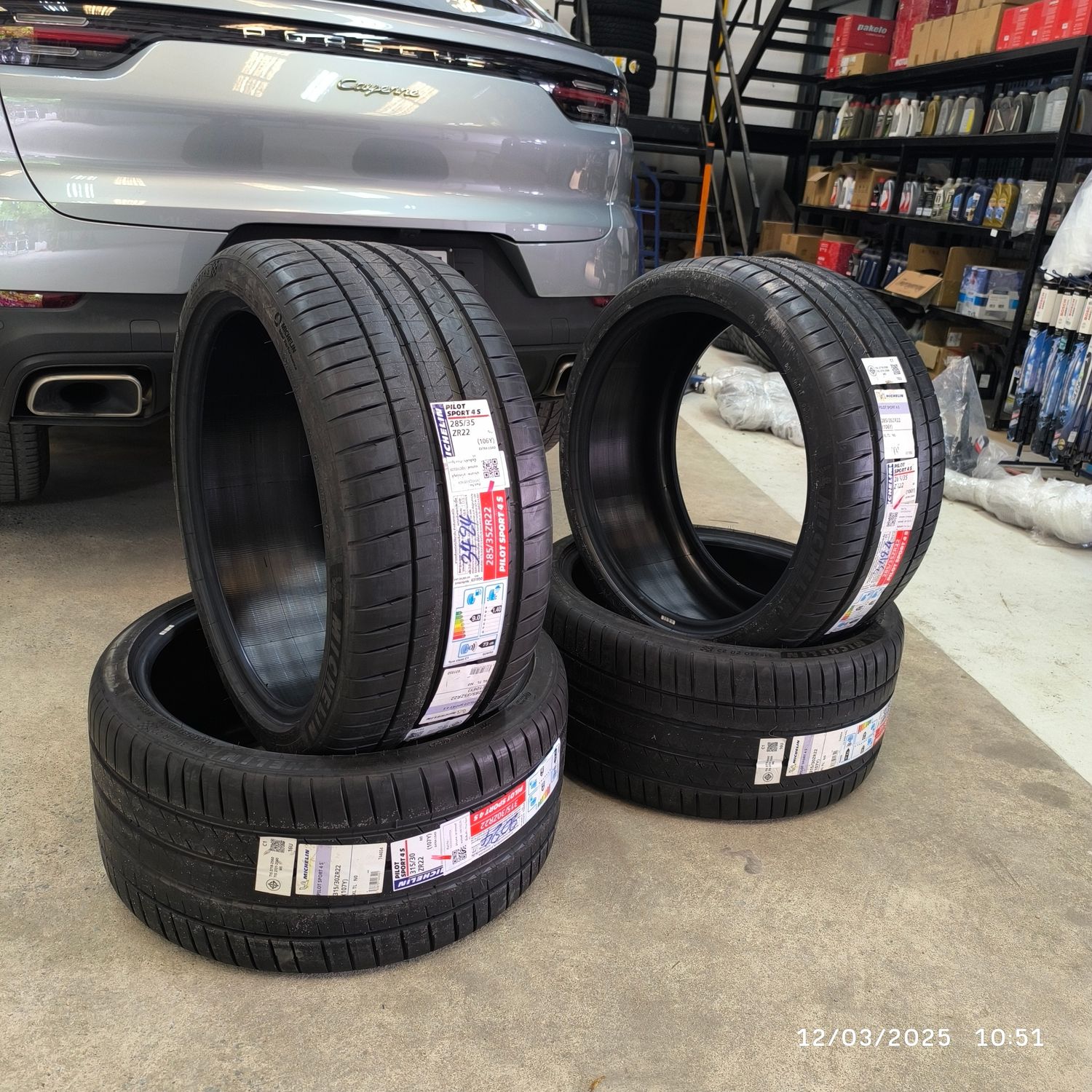 ยาง MICHELIN PILOT SPORT 4s สำหรับ PORSCHE CAYENNE 22&quot;