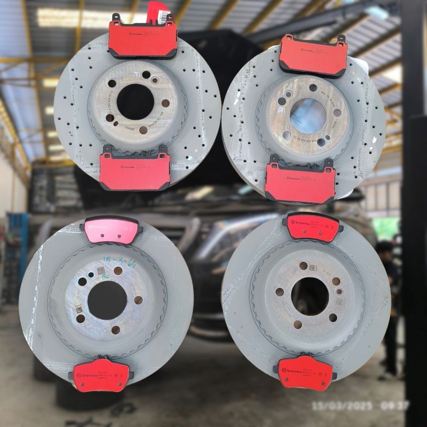 จานเบรกแท้ ตรงรุ่น MERCEDES BENZ S300 bluetec พร้อมผ้าเบรกแท้ BREMBO