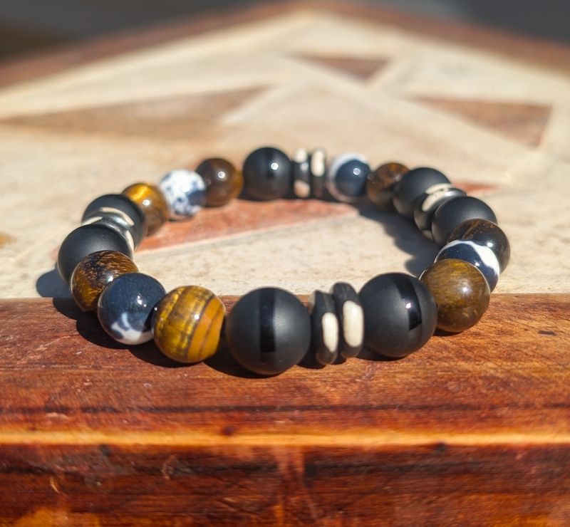 Tigers Eye, Black Onyx, Batik, speckled Bracelet