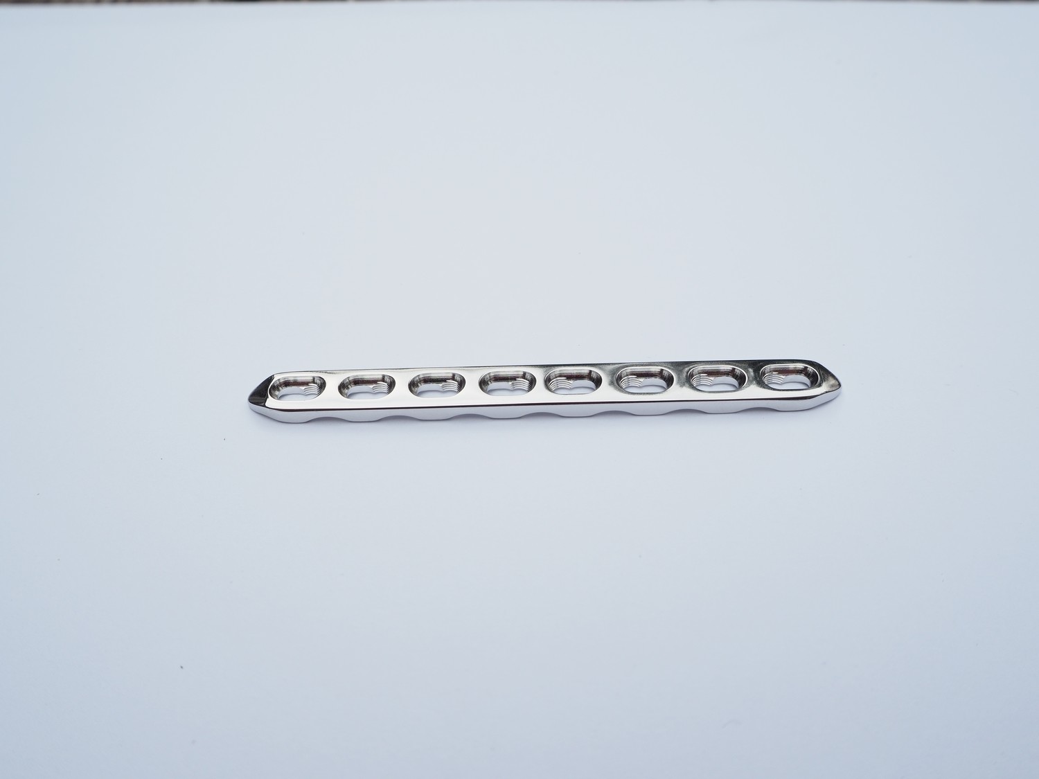 2.7 mm Compressing Locking Plate 8 holes