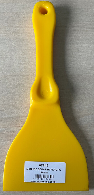 MANURE SCRAPER PLASTIC 110MM - YELLOW* MANURE SCRAPER PLASTIC 110MM - YELLOW*