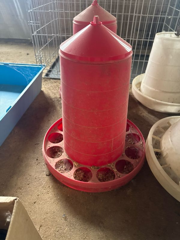 Large Handing Feeder With Lid 15kg?