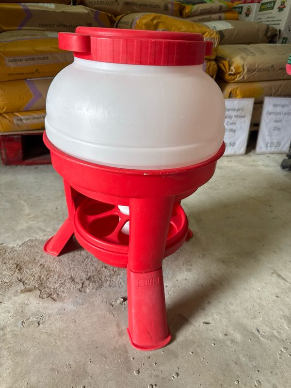 Eton Red Tripod Feeder 20kg
