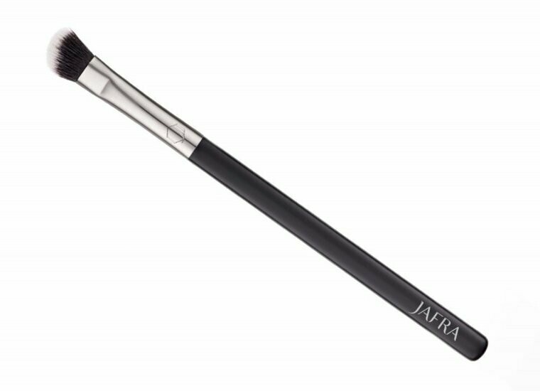 Pro Angled Eyeshadow Brush