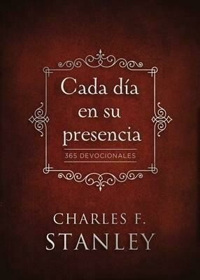 Cada día en su Presencia: 365 Devocionales (Free Shipping)
