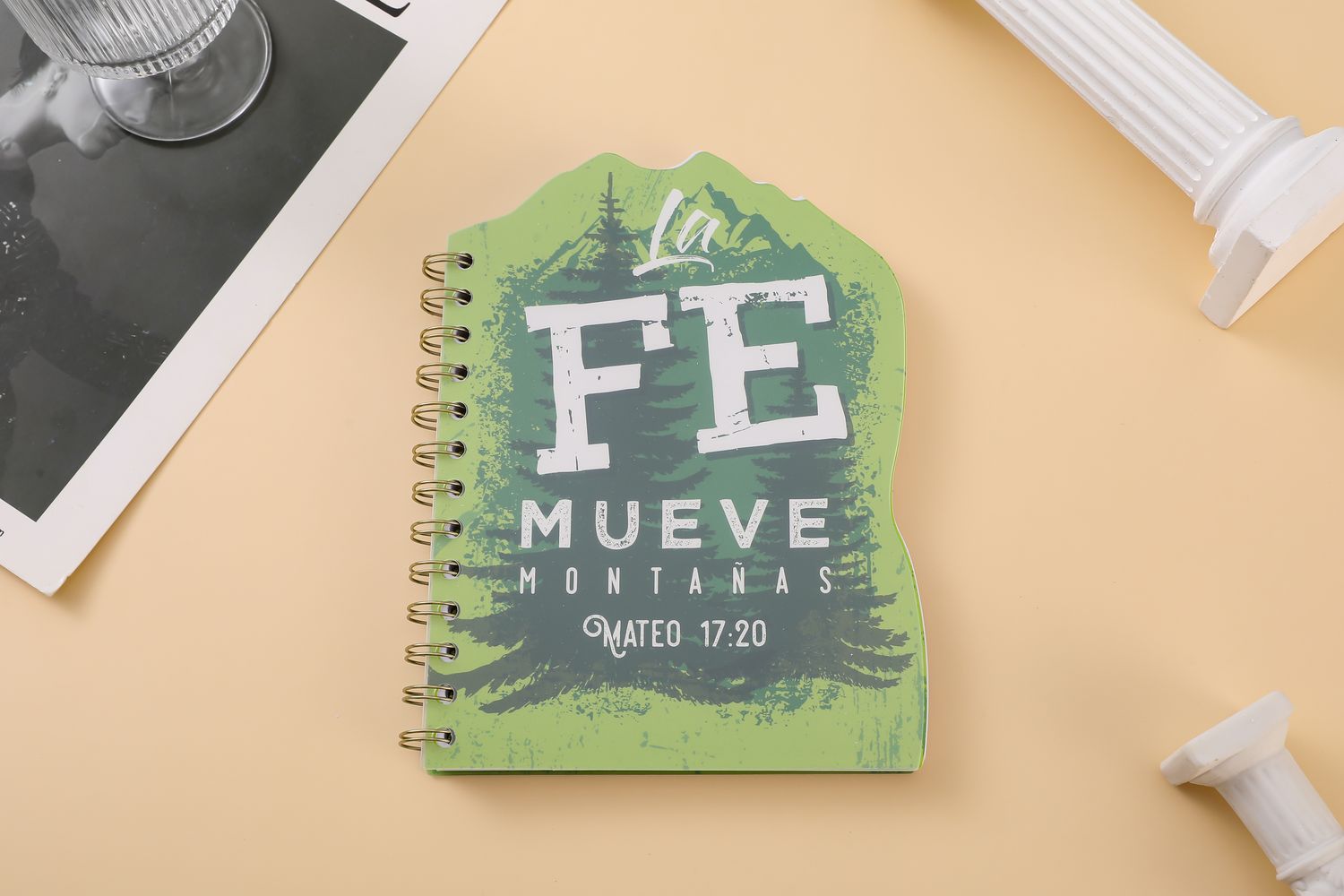 Libreta Troquelada con portada en PP.  (La Fe Mueve montañas)