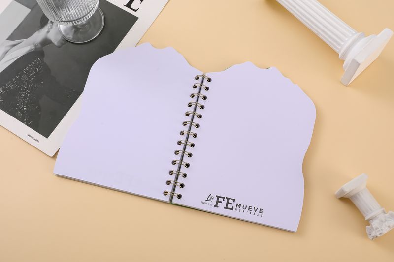 Libreta Troquelada con portada en PP.  (La Fe Mueve montañas)