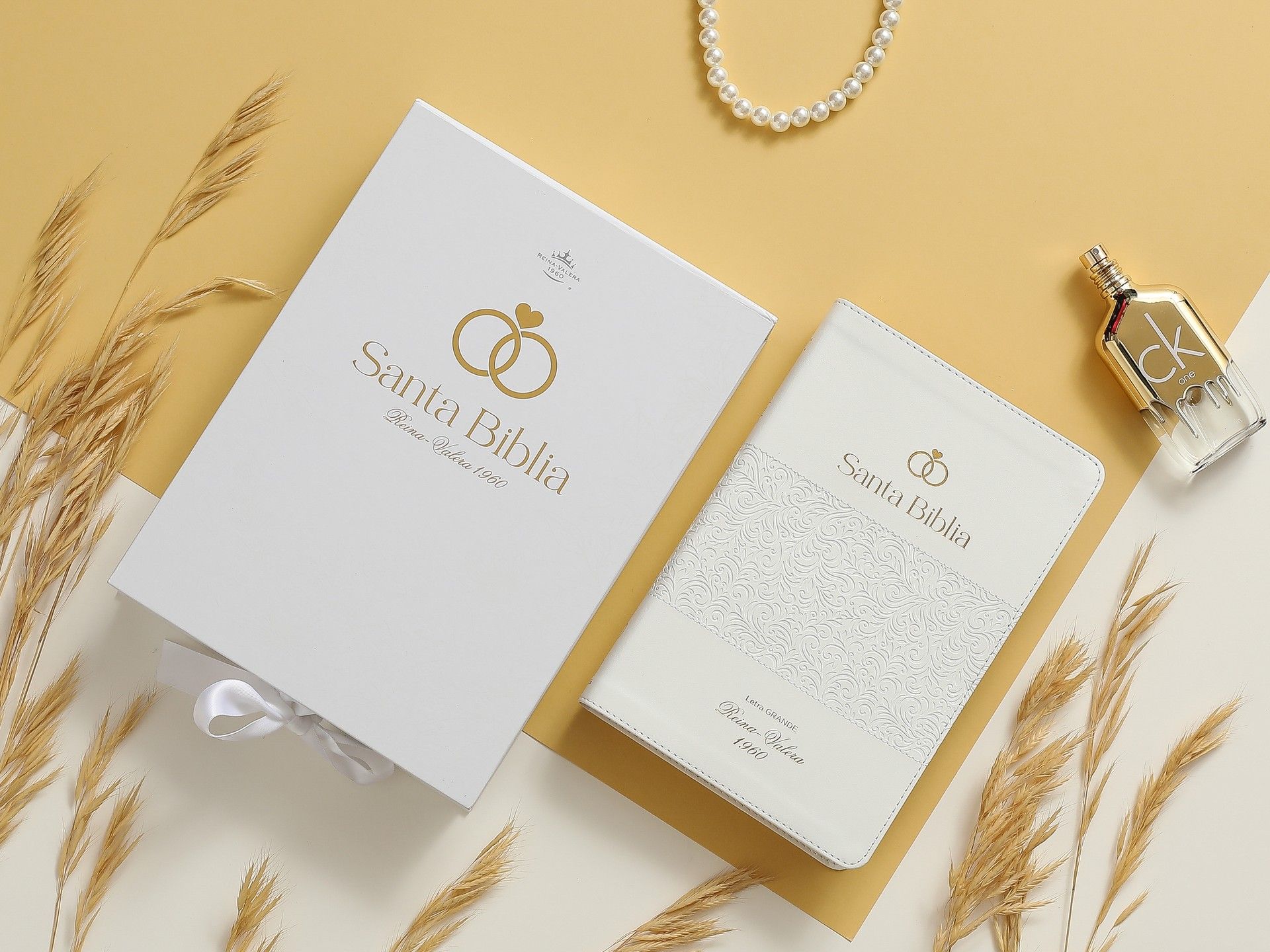 Biblia RVR60 especial de bodas con índice y caja de regalo. Letra Grande. Blanca y dorado (Free Shipping)