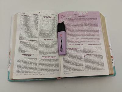 Biblia de la mujer conforme al corazón de Dios RVR60 Edición jardín (Free Shipping)