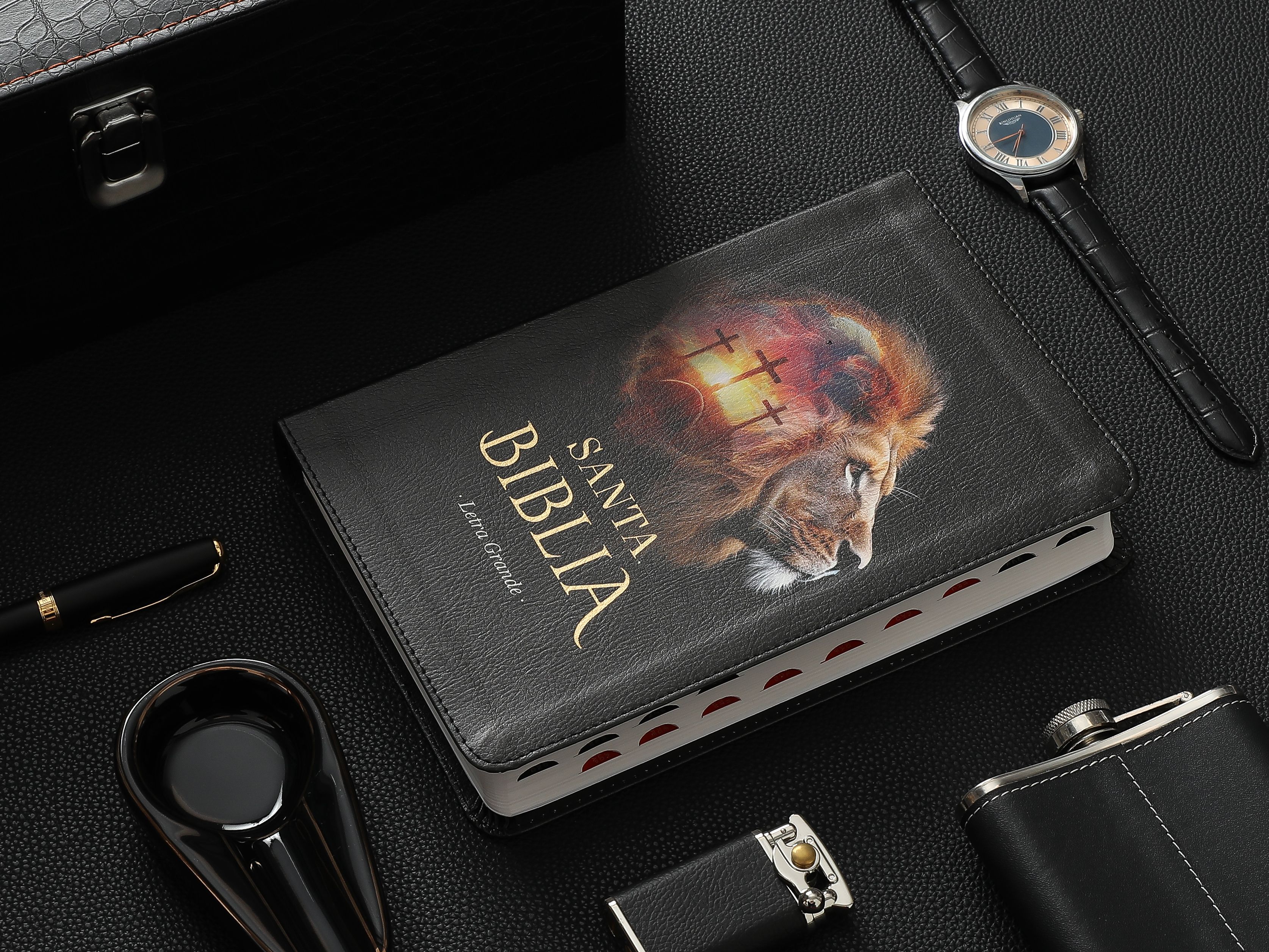 Biblia RV60 Letra Grande imit piel negro león con índice (Free Shipping)