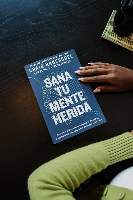 Sana tu mente herida: Esperanza bíblica para la ansiedad, la depresión, el agotamiento y las emociones de las que nadie habla Sana tu mente herida: Esperanza bíblica para la ansiedad, la depresión, el agotamiento y las emociones de las que nadie habla
