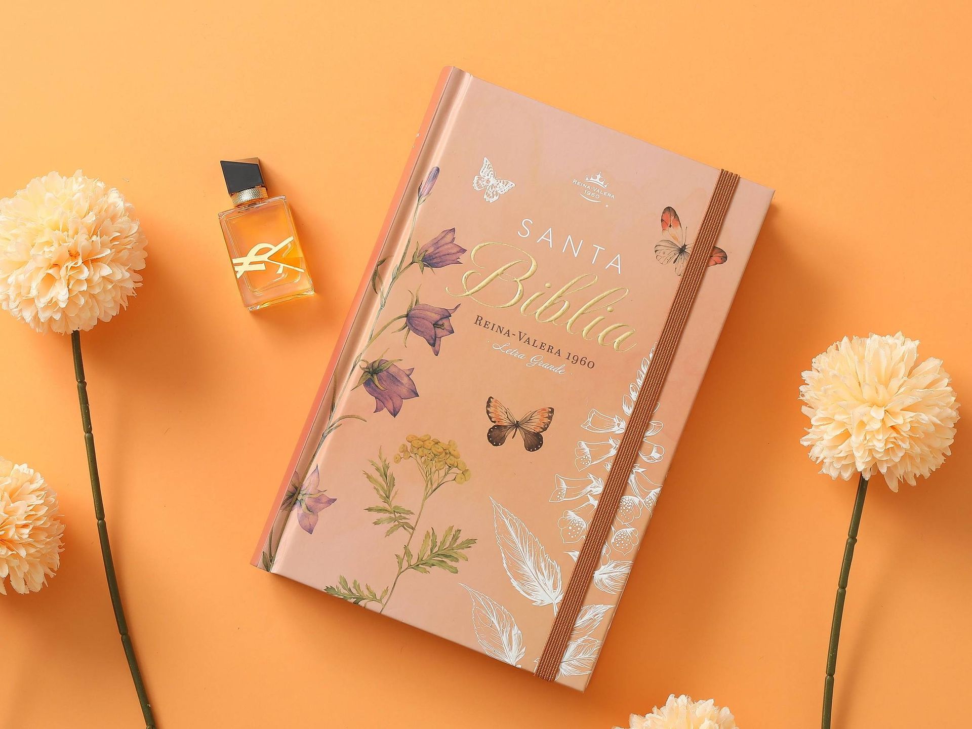 Biblia RVR60 Tamaño manual Letra Grande Tapa dura con elástico: Primavera Coral (Free Shipping)