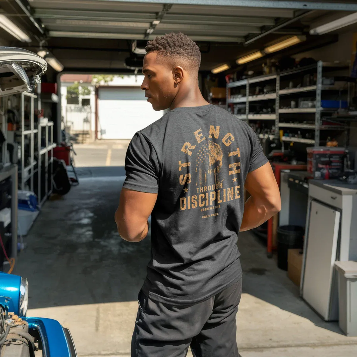 T-Shirt (Camisa Fuerza a travéz de la Disciplina)