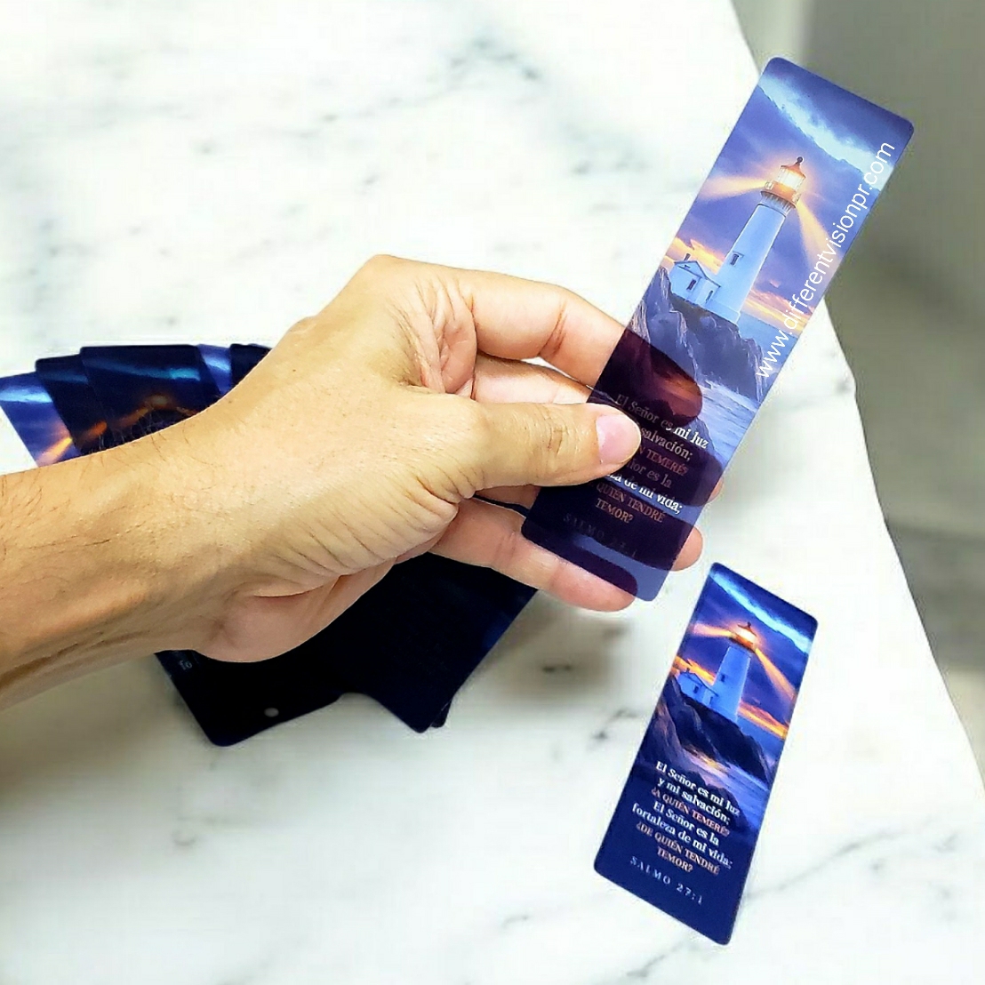 Pack de 30 Separadores en PVC Transparentes: El Señor es mi luz - Salmos 27:1