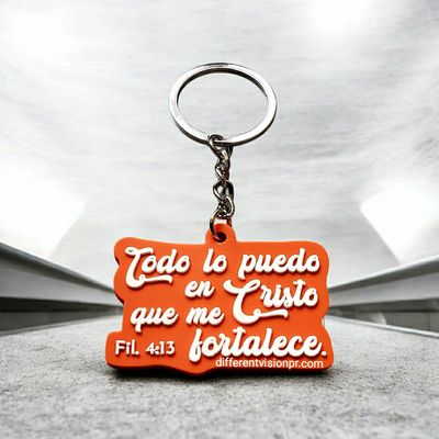 Llavero de caucho naranja - Todo lo puedo