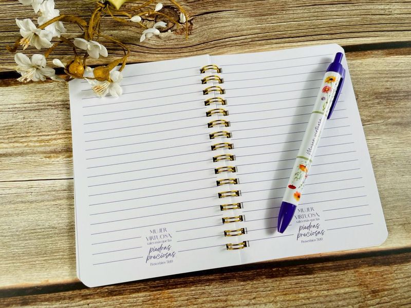 Pack libreta anillas con bolígrafo. (Mujer Virtuosa)