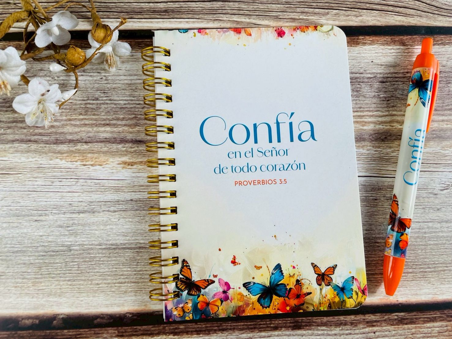 Pack libreta anillas con bolígrafo. (Confía en el Señor)