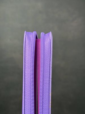Biblia RV60, Violeta con flores con cierre (Free Shipping)