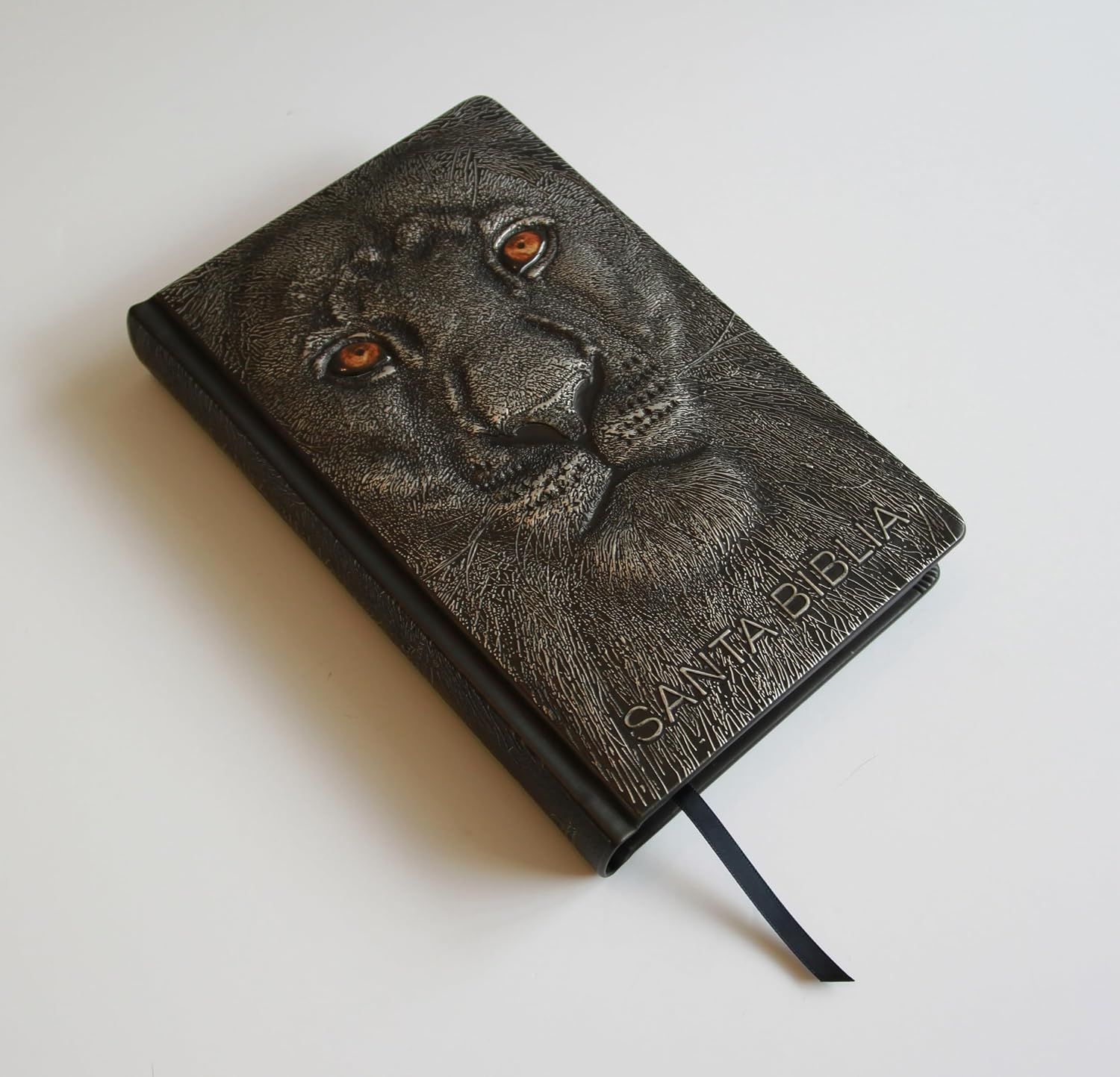 Biblia RVR 1960 León de Judá edición especial plateada  con índice (Free Shipping)