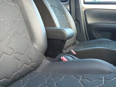 Aygo X - Längenverstellbare Mittelarmlehne mit Staufach