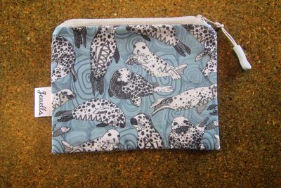 seal coin purse