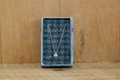 clam shell necklace
