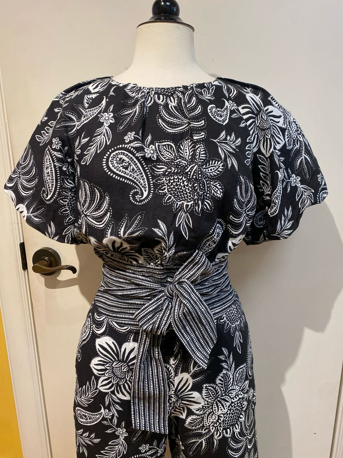 Hannah Linen Topper
