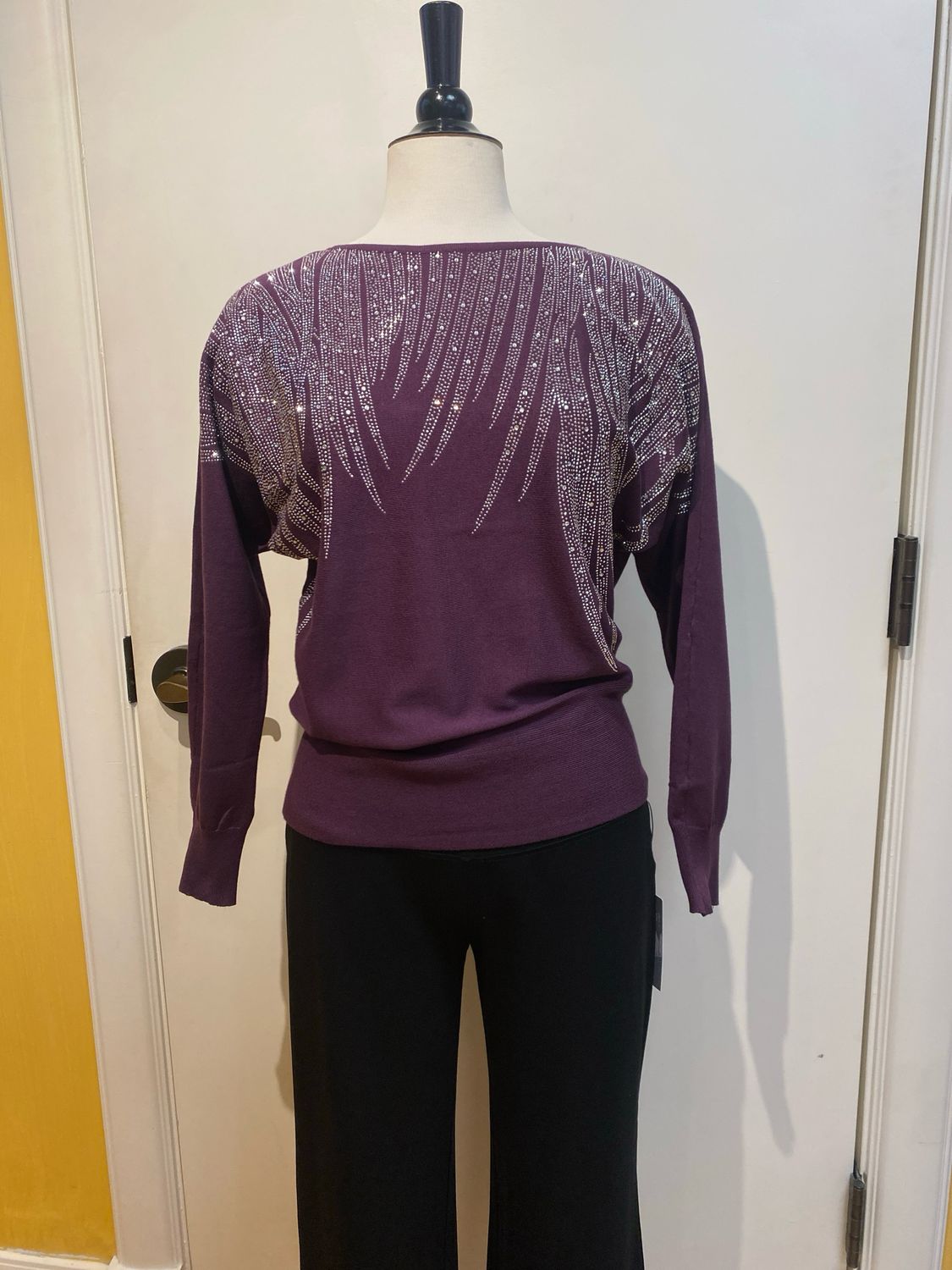 Sweater w/Stone Design