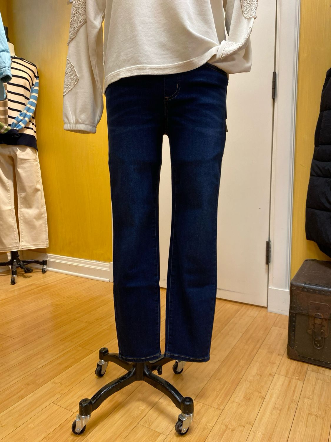 Sophia Curvy Pull On Slim Crop Jeans