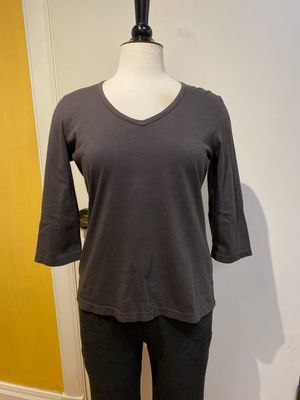 Fitted 3/4 Sleeve V-Neck Tee