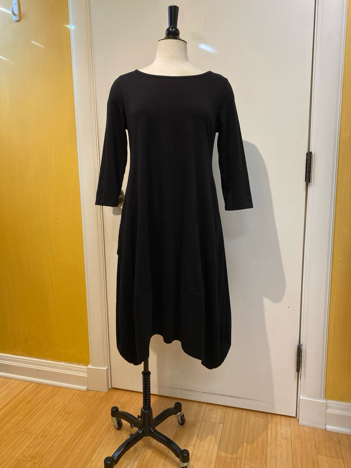 3/4 Sleeve Tulip Dress