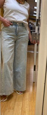 Bleached Wide Leg Jean