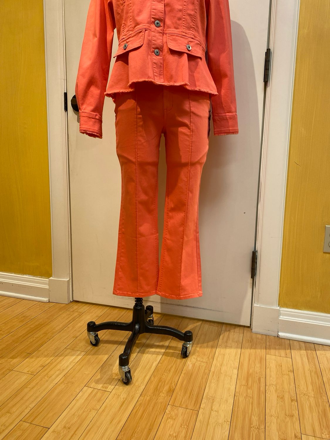 Seamed Cropped Flare Jean