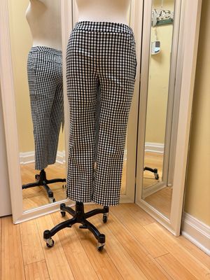 Pull On Capri w/Side Slit