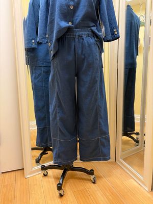 Solid Seamed Crop Pant