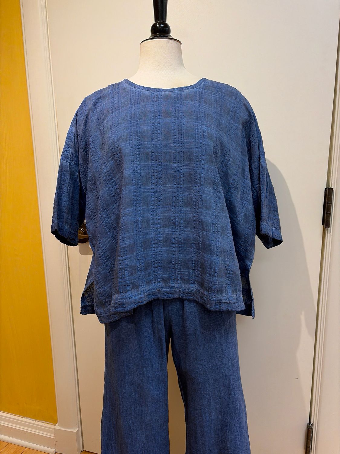 Wide Short Top