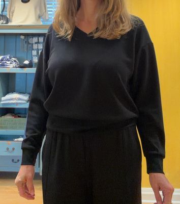 L/S V-Neck Top
