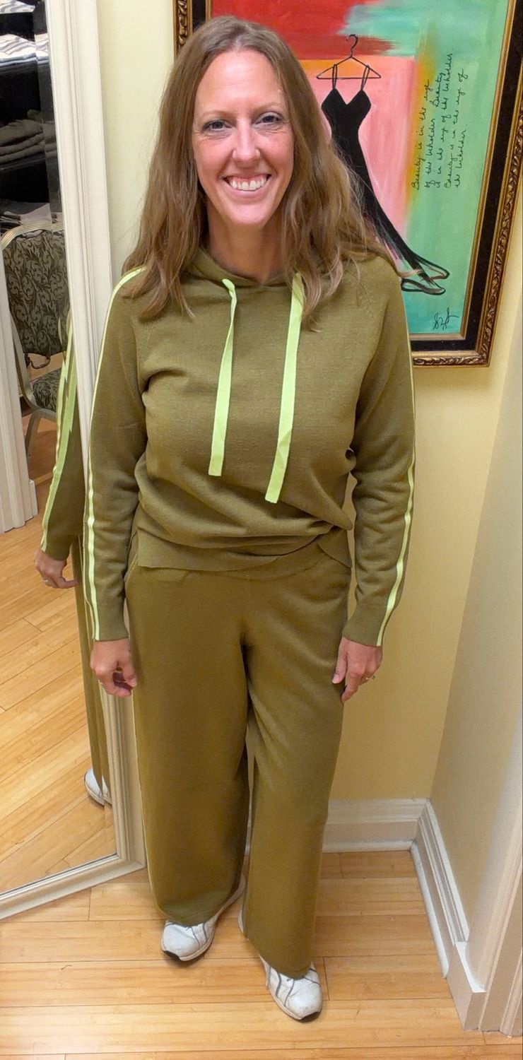 Wide Leg Pull On Pant