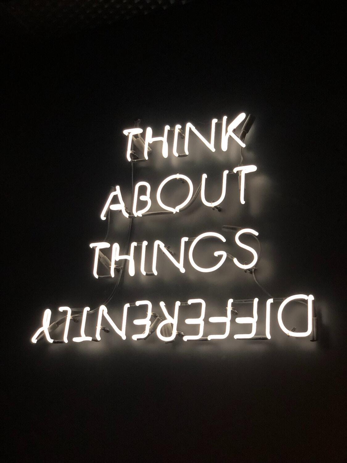 ARTHENTIC Akustikbillede - Think DIFFERENTLY