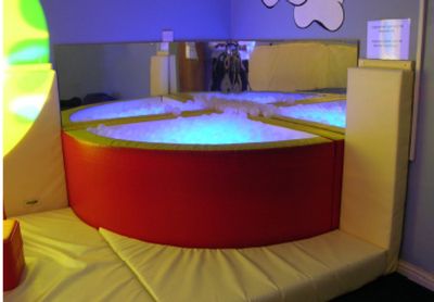 Corner ball pond with clear balls and LED light strip