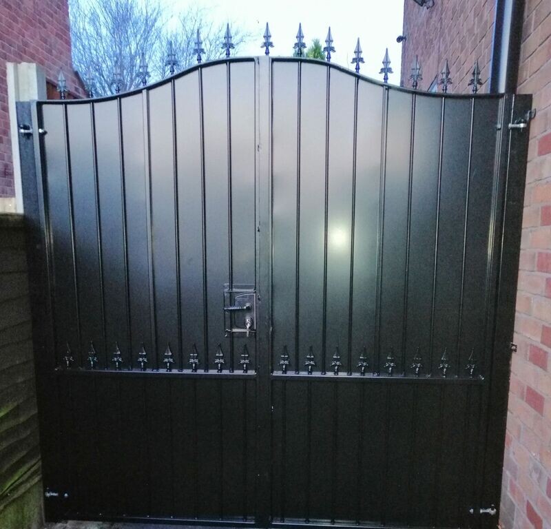 HKS203, Drive way Gates, Side gate