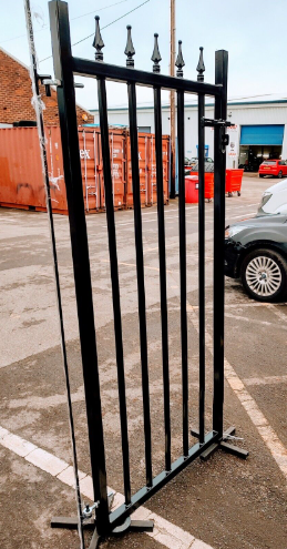 HKS204 GARDEN GATE, SECURITY GATE, PEDESTRIAN GATE, IRON METAL GATE