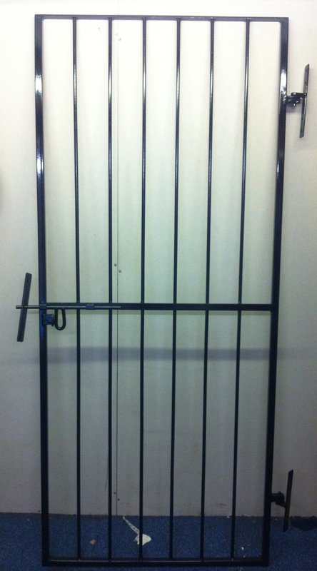 HKS004, SECURITY GATE, METAL GATE, SIDE GATE, PEDESTRIAN GATE,