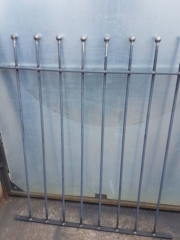 HKS031, METAL RAILING, FENCING, RAILING, POWDER COATED, SECURITY GRILL, UK SELLER.