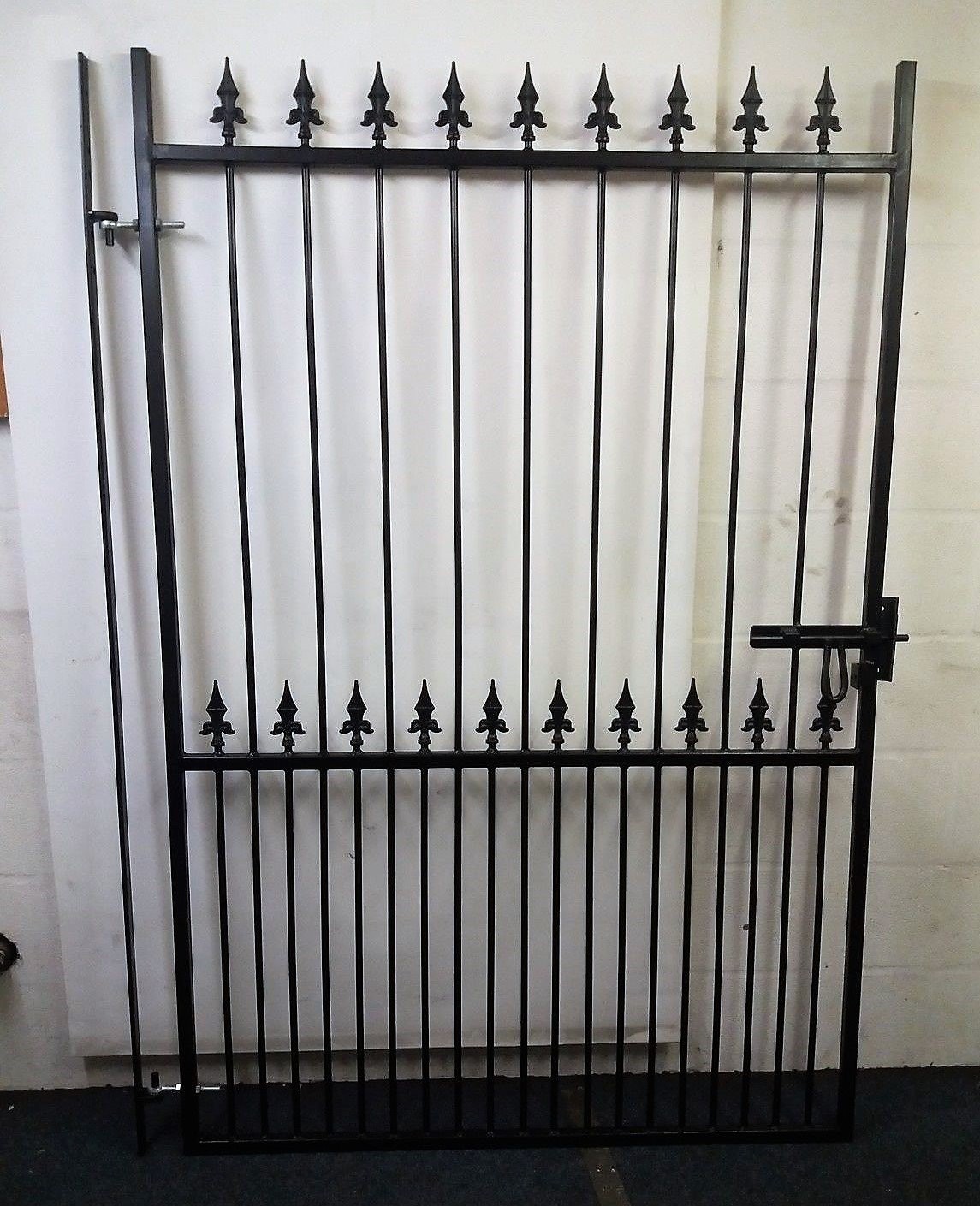 HKS098, STEEL, IRON, METAL SIDE, PEDESTRIAN, GATE, DOOR, GRILL WITH SPIKES