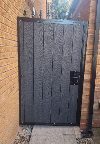HKS116, Composite Side Gate