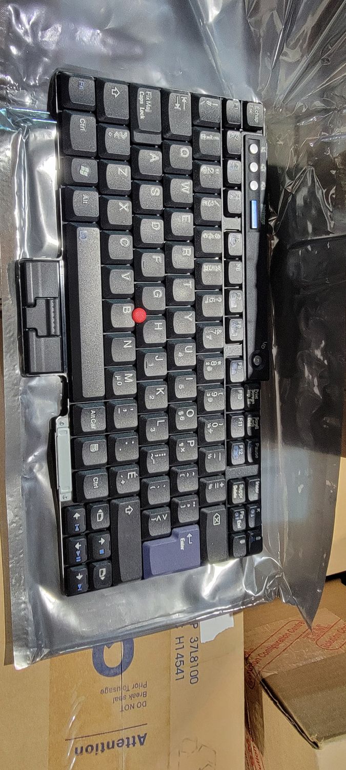 42T3145 | 42T3111 | IBM Canadian French Keyboard