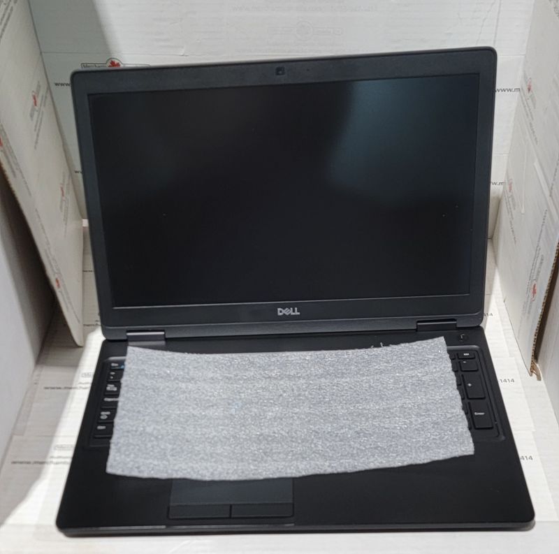 Dell Latitude 5590 Intel Core i7-8650U Max Turbo 4.20 GHz | 32GB | 512GB | 15.6" FHD | HDMI | USB-C | VGA | RJ45 | Numeric Keypad | Windows 11 Pro | 210-ANMY