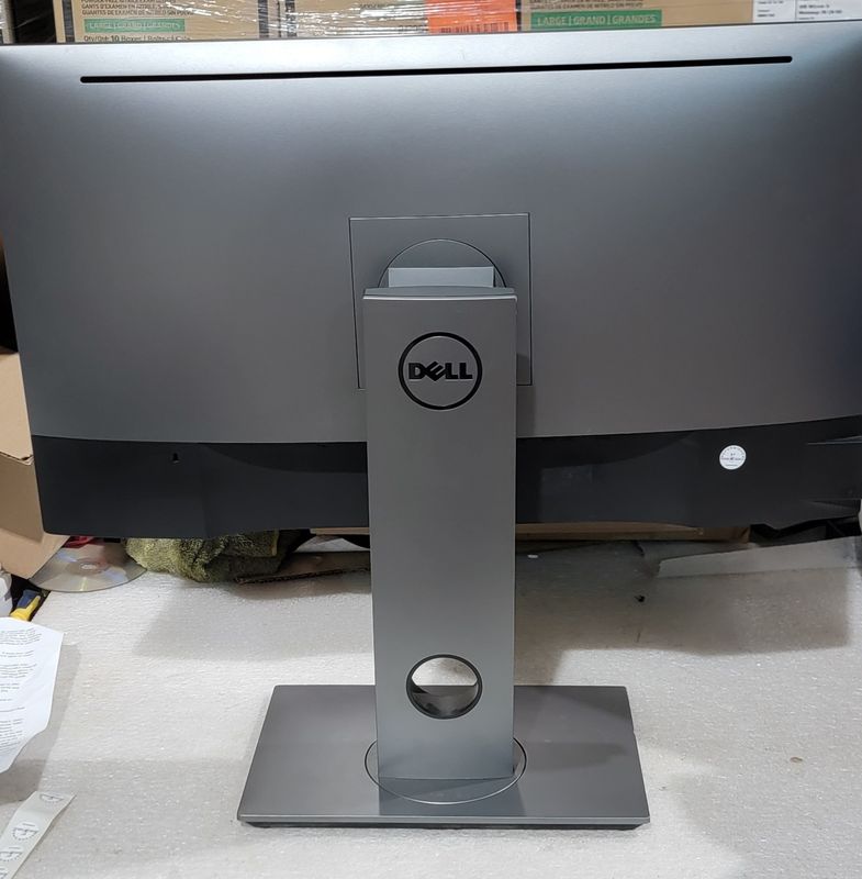 Dell UltraSharp U2718Q 27" 4K UHD IPS Monitor | 04K8X7