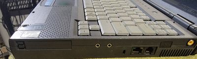 HP Compaq Armada E500 Pentium III 700 MHz | 192MB | 12GB | ATI Rage Mobility | 14.1" | FDD | DVD | Port série | Port parallèle | Modem | LAN | VGA | PP2060